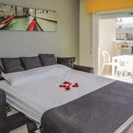 Apartment Three-bedroom In
